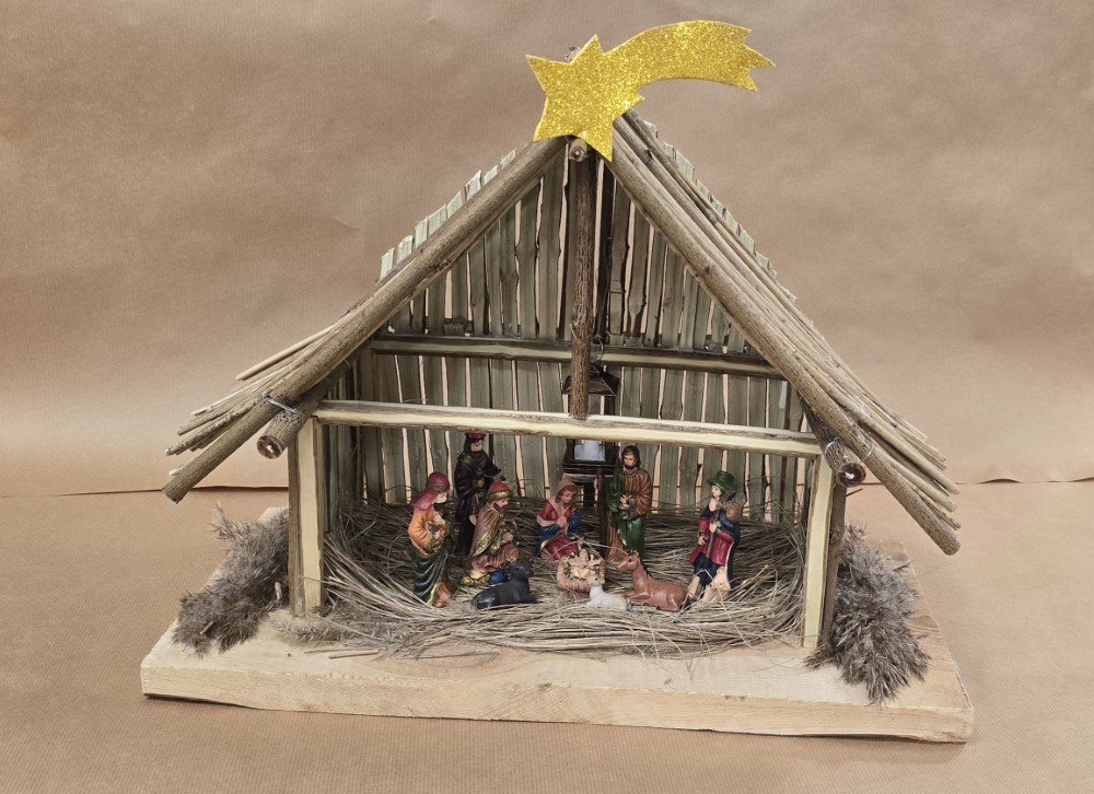 Zdjęcie przedstawia szopkę konkursową